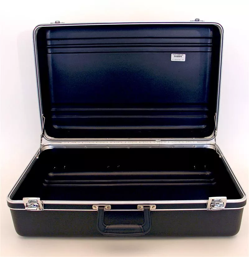 241609PR HEAVY-DUTY POLYETHYLENE CASE WITH PARALLEL RIB PATTERN WITHOUT FOAM