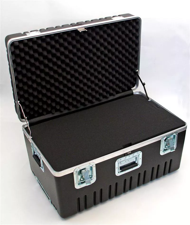 301816AH HEAVY-DUTY ATA CASE WITH WHEELS AND TELESCOPING HANDLE