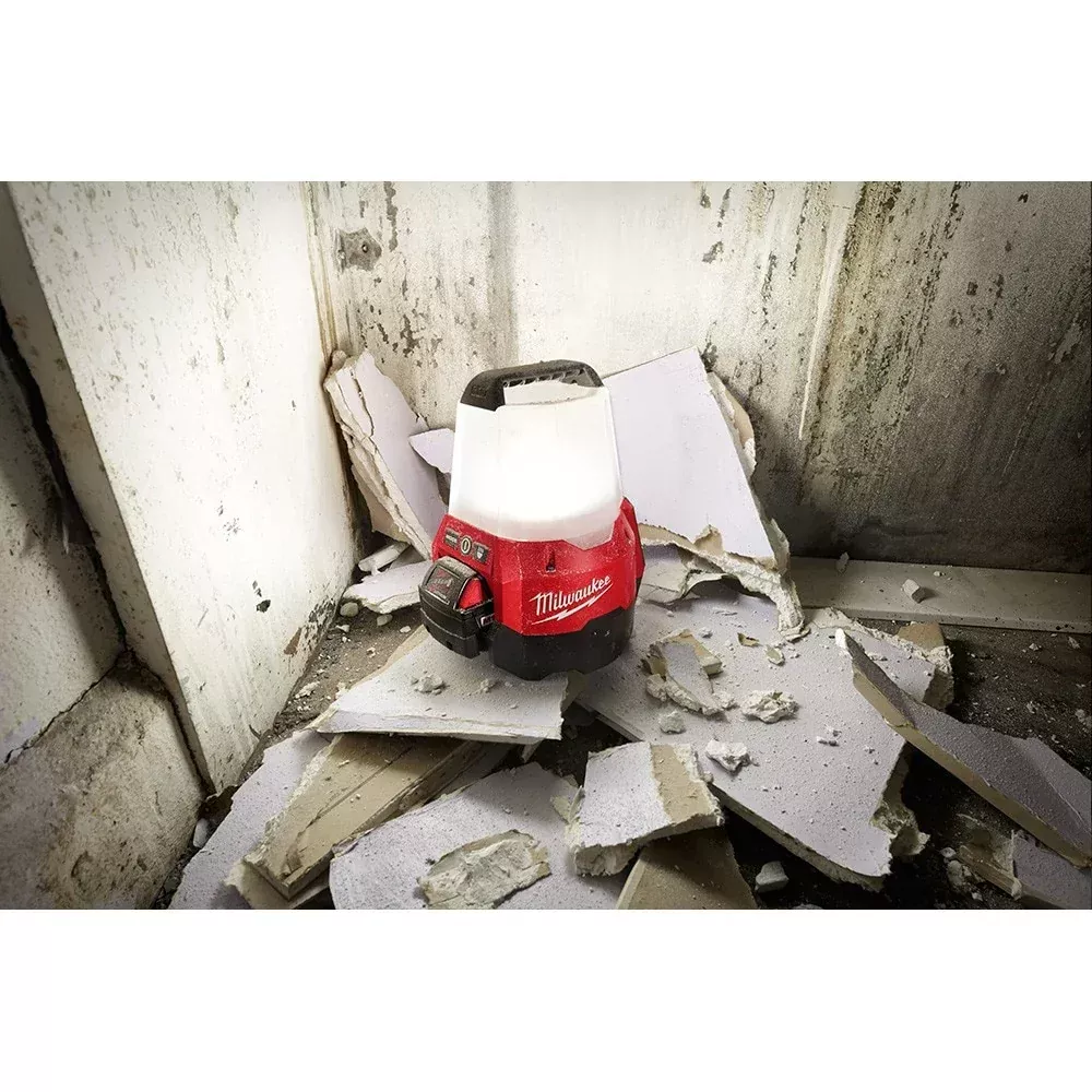 M18 RADIUS Compact Site Light w/Flood Modec