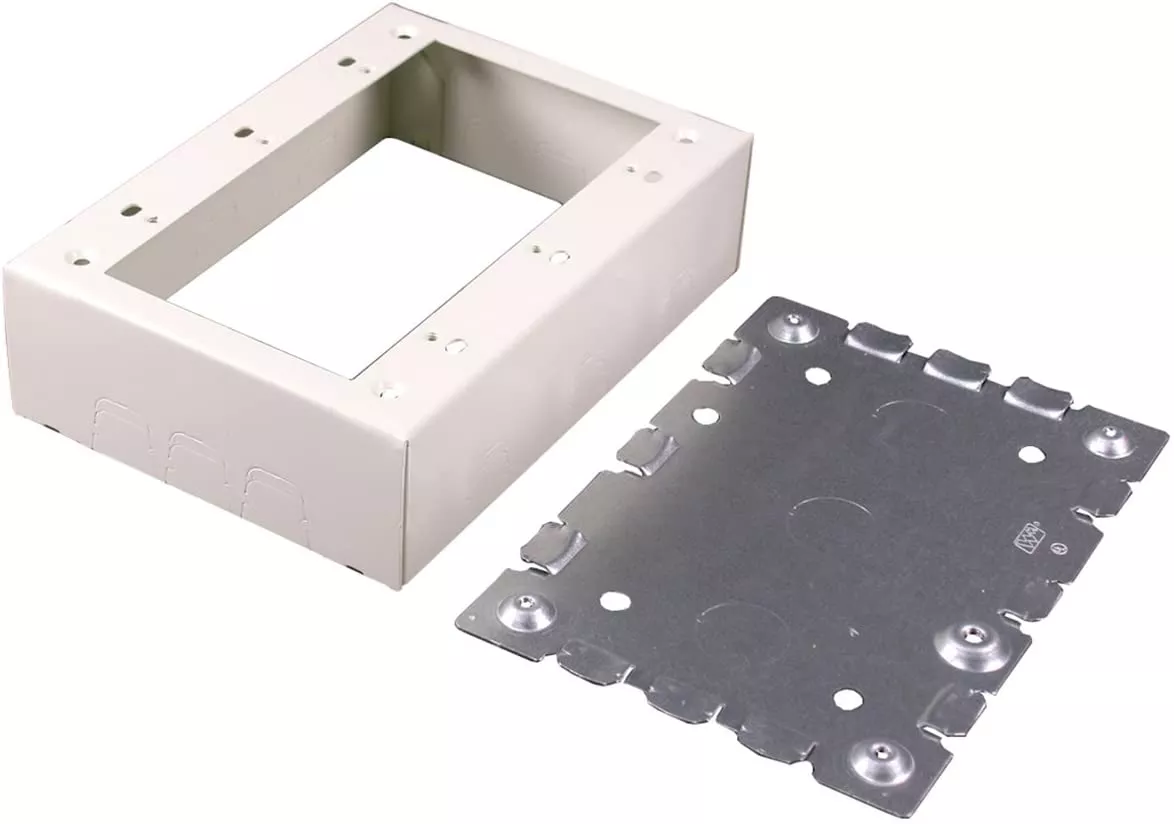 WIREMOLD VC5748-3 500/700 Series 3-Gang Switch & Receptacle Box Fitting, Ivory