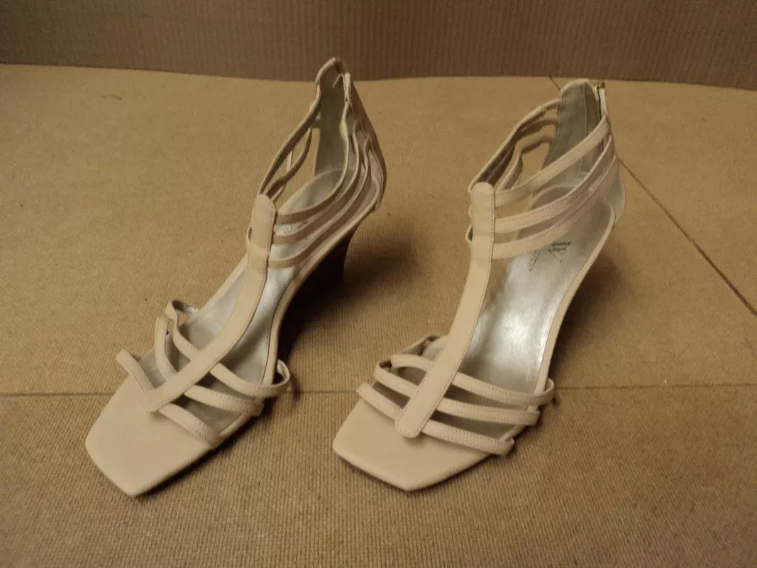 Worthington High Heels Platform & Wedges Female Adult 7.5 Browns Solid — Used
